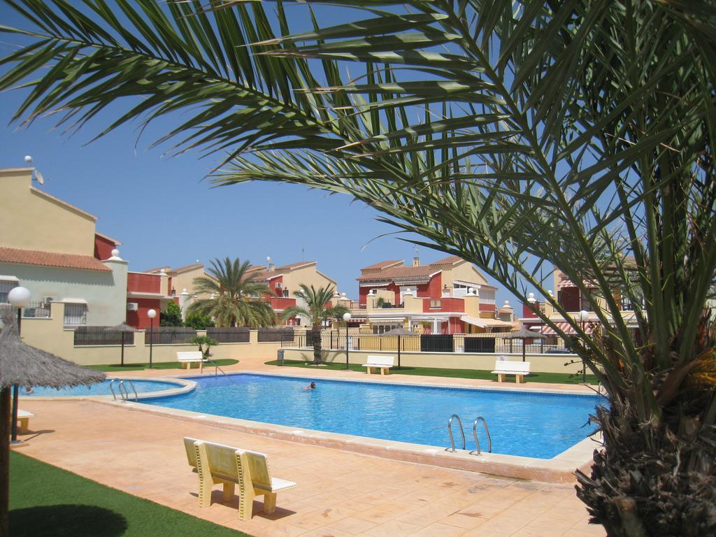 Bungalow Altos De La Bahia Торрев'єха Номер фото