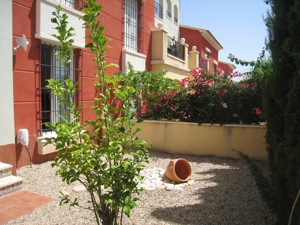 Bungalow Altos De La Bahia Торрев'єха Номер фото